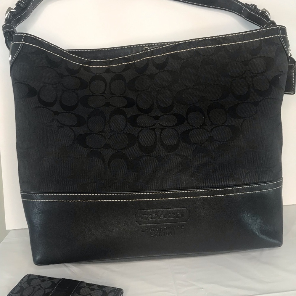 Coach signature C shoulder black bag